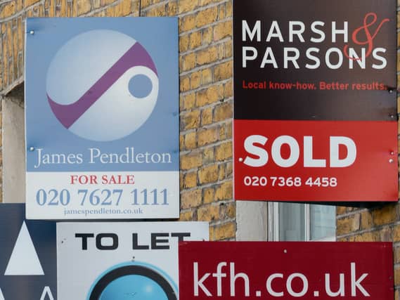 Estate agents' boards