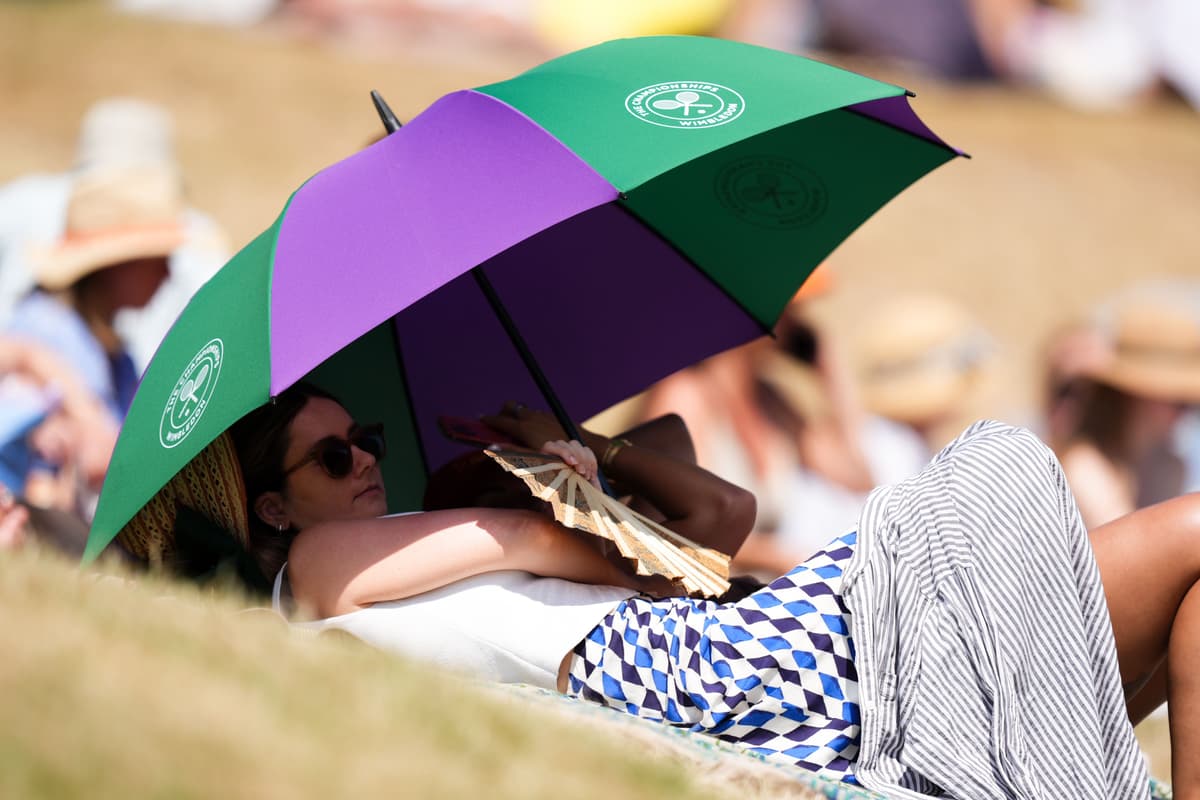 Wimbledon fans fill ‘Arthur’s Seat’ to watch British wildcard Fery in ...
