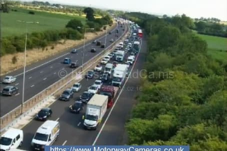 Verkehr auf der M5 in den West Midlands nach Massenunfall gesperrt