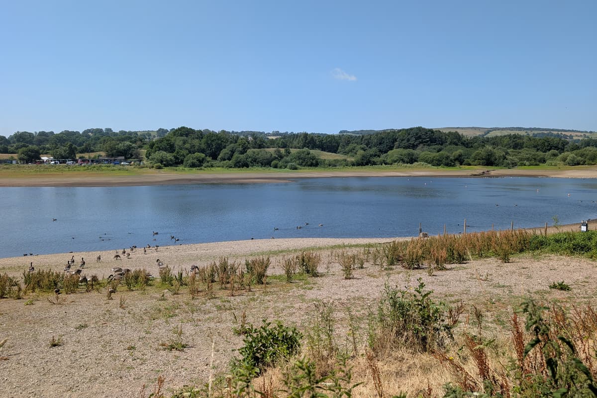 Der Wasserstand im Stausee in den West Midlands sinkt, da Severn Trent ...