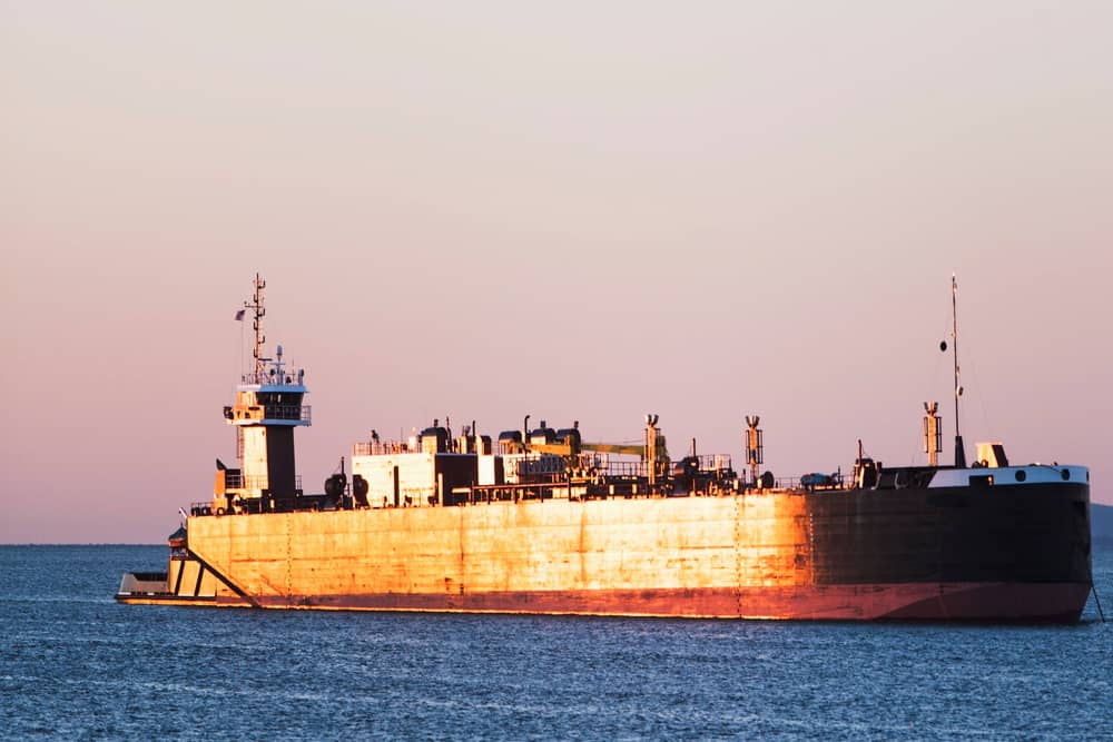 Oil tanker
