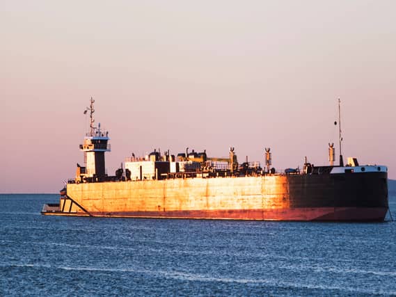Oil tanker