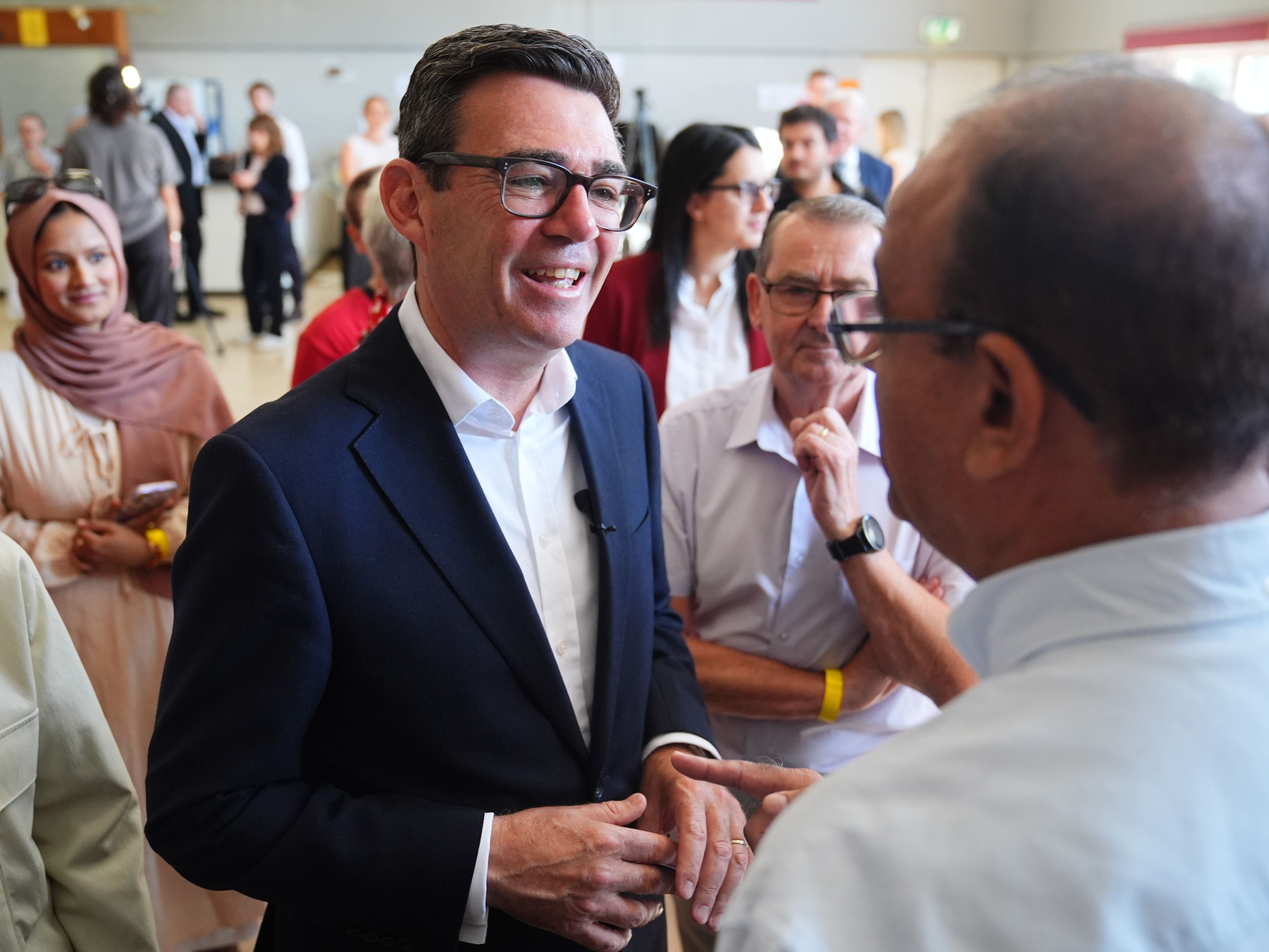 Burnham erwägt Verbot von Einweggrills angesichts der Hitzewelle und der ...