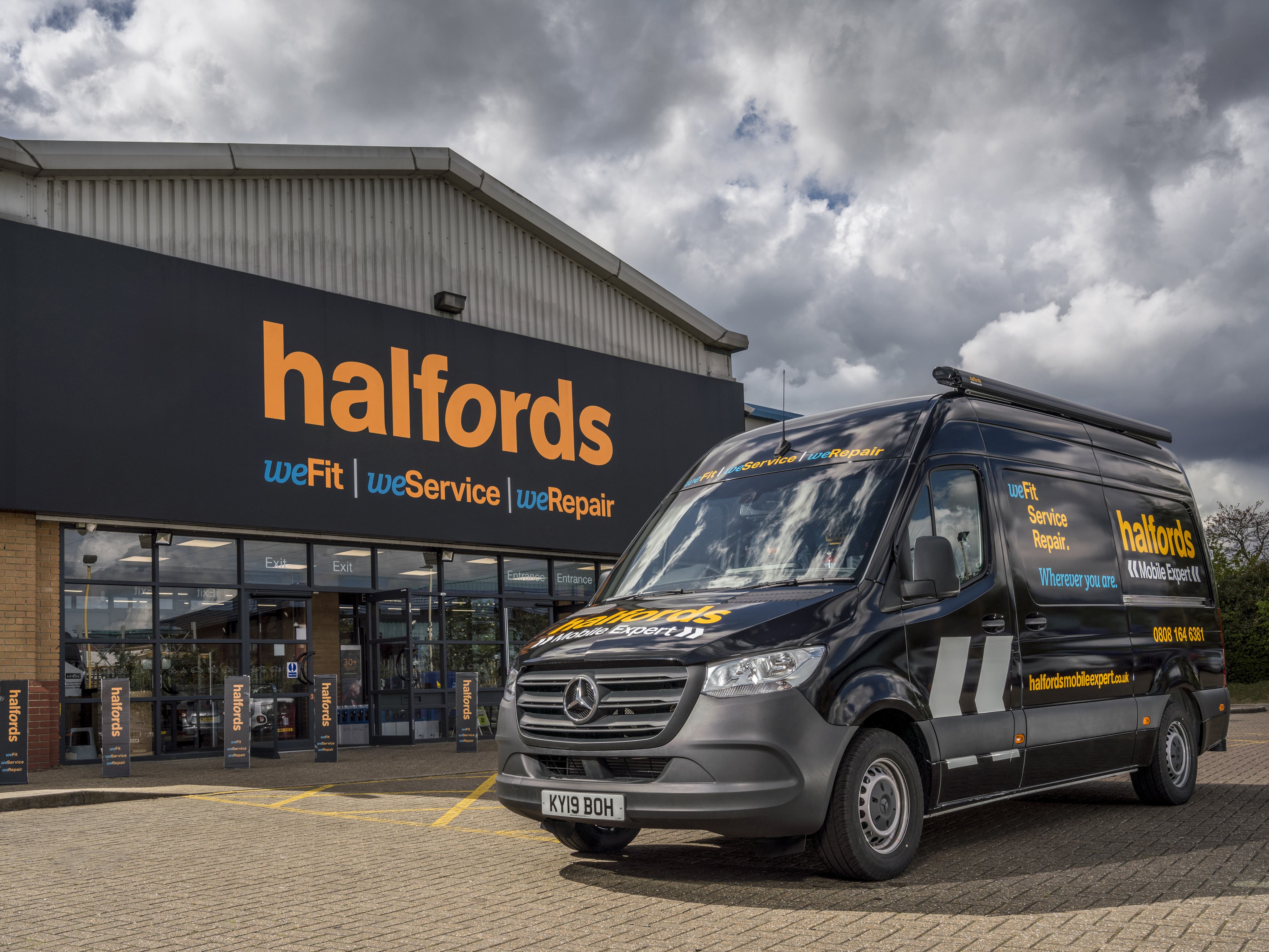 A Halfords shopfront