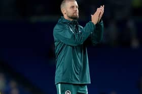 Fabian Hurzeler applauds the fans