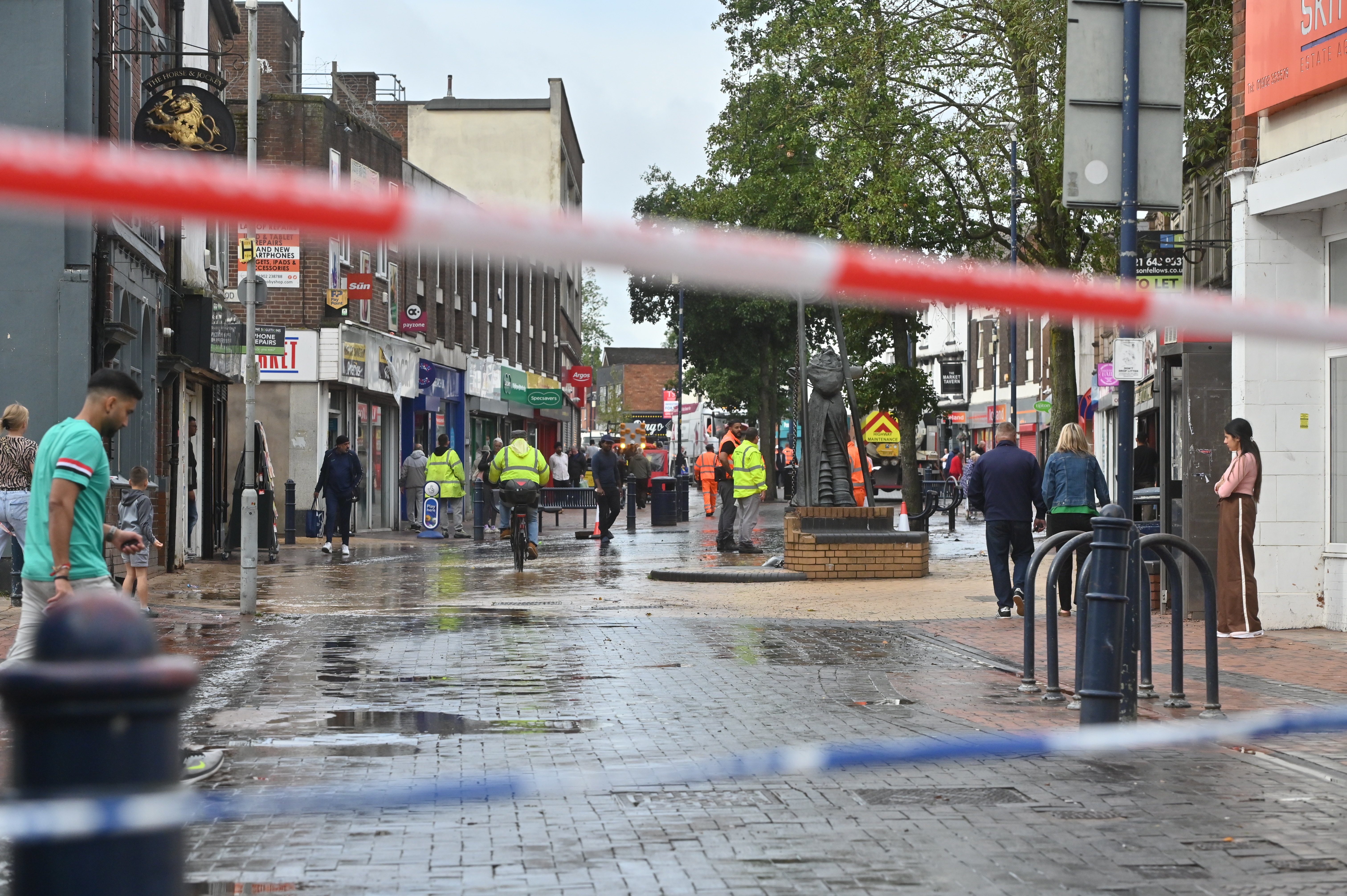 19 pictures show chaos caused by burst pipe in Bilston town centre