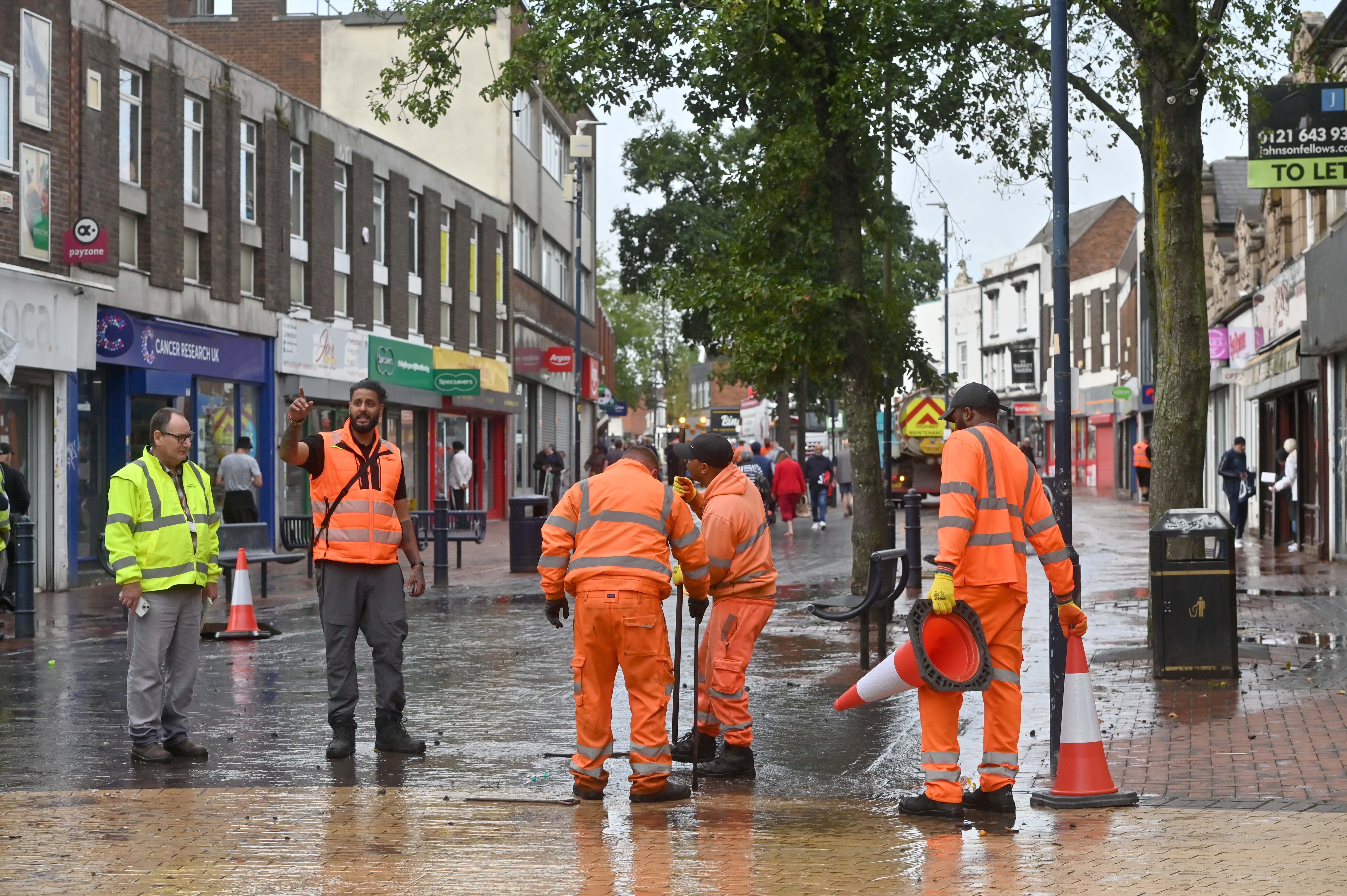 Severn Trent Water issue update over ongoing 'complex' Bilston burst pipe
