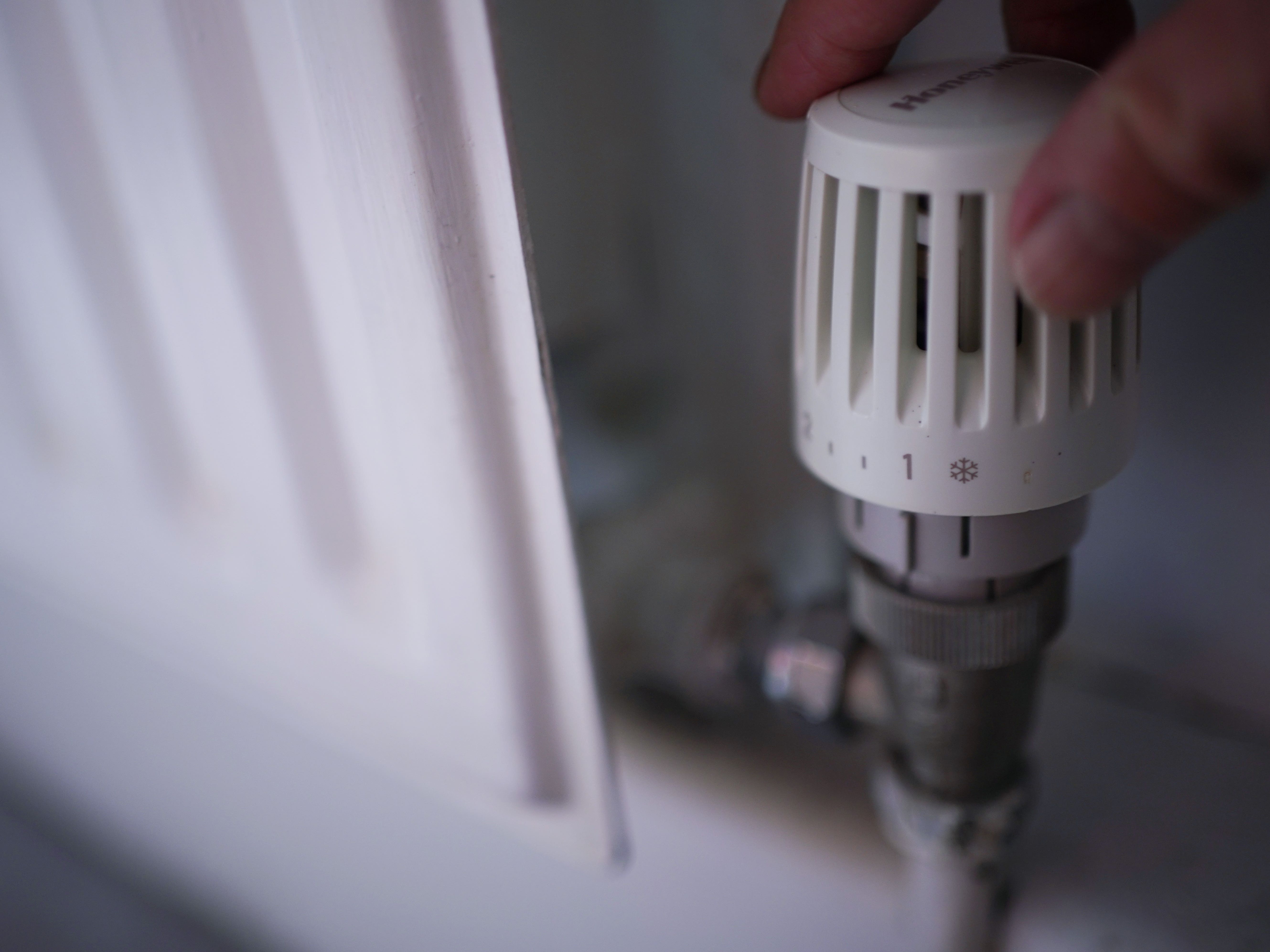 Hundreds affected by cancelled orders of heating oil to get compensation