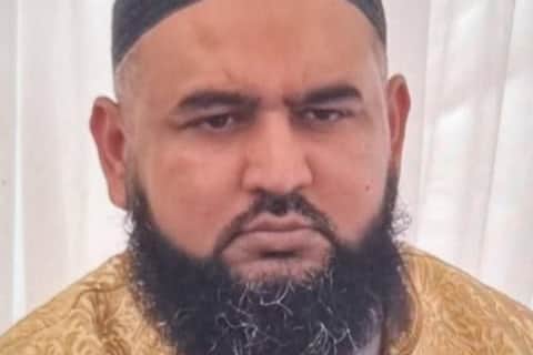 Ashiq, 41 from Birmingham