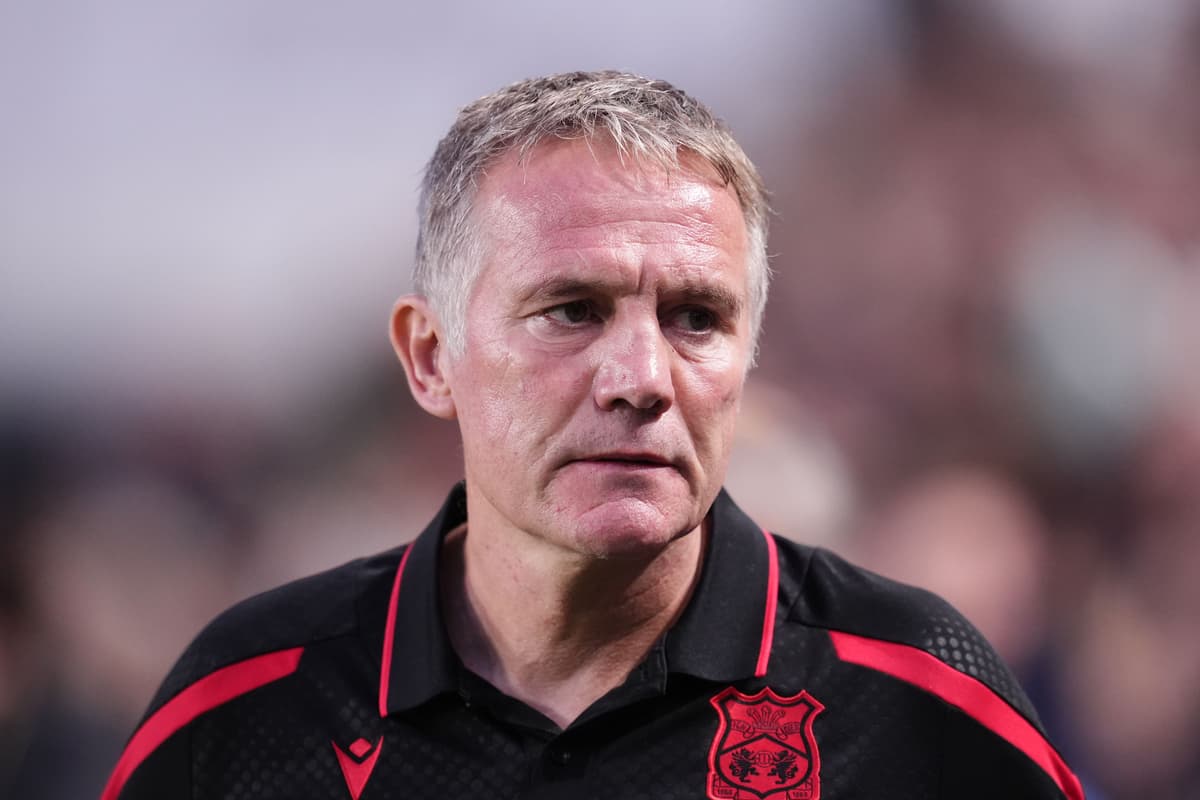 Phil Parkinson lobt die „Mentalität“ von Wrexham nach dem souveränen Sieg ...