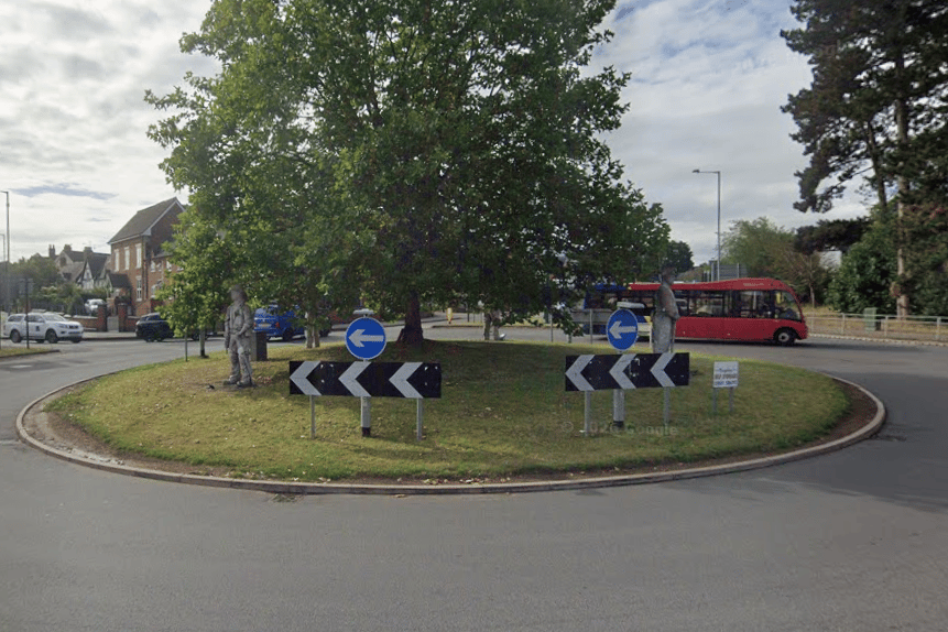 The incident affected traffic flow around the roundabout