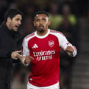 Arsenal manager Mikel Arteta talking to Gabriel Jesus