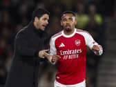 Arsenal manager Mikel Arteta talking to Gabriel Jesus