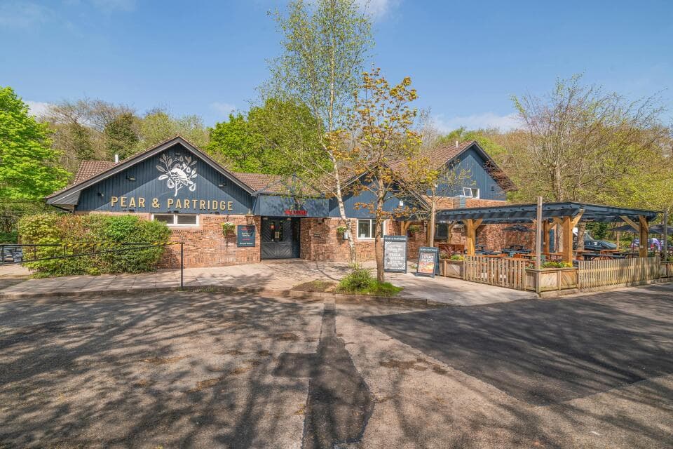 Beliebter Pub in der Nähe von Wolverhampton für 1,7 Millionen Pfund zu ...