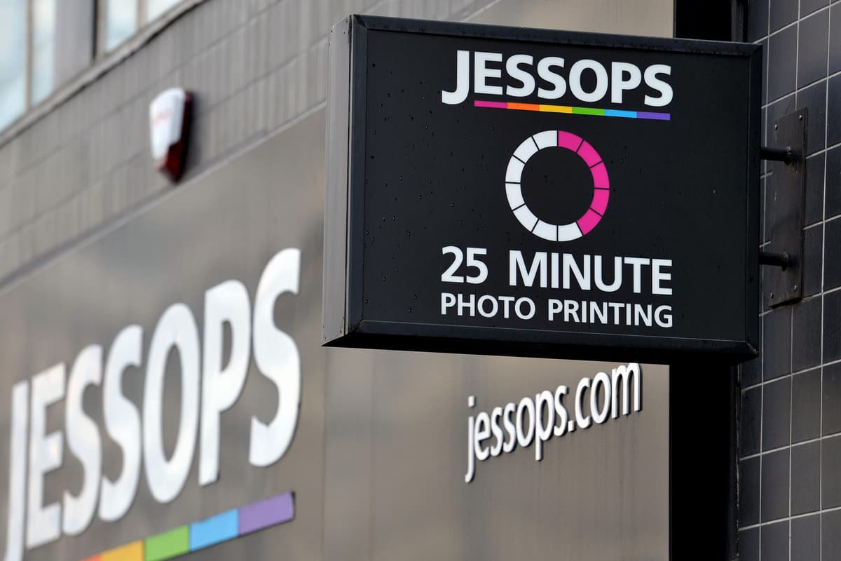 AO World kauft Jessops von „Dragons' Den“-Star Peter Jones