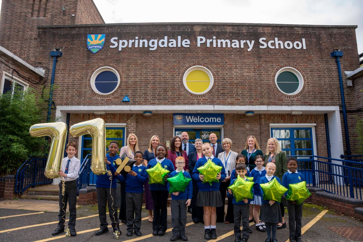 Die Grundschule in Wolverhampton freut sich über das Ofsted-Lob ...