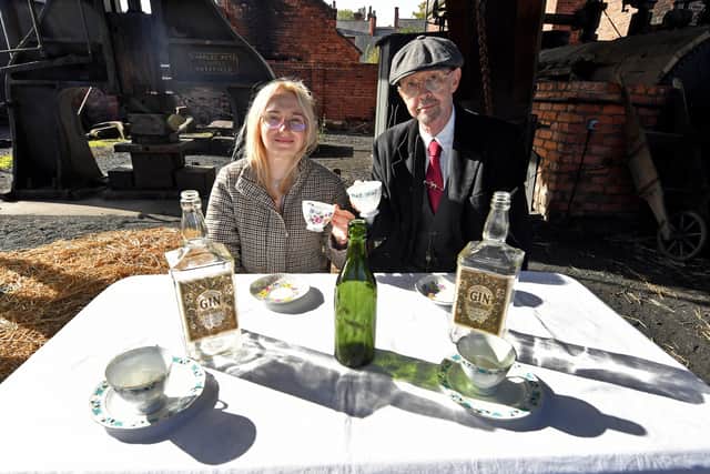 Reporter Emma Hynes with tour guide Melvyn Hogan