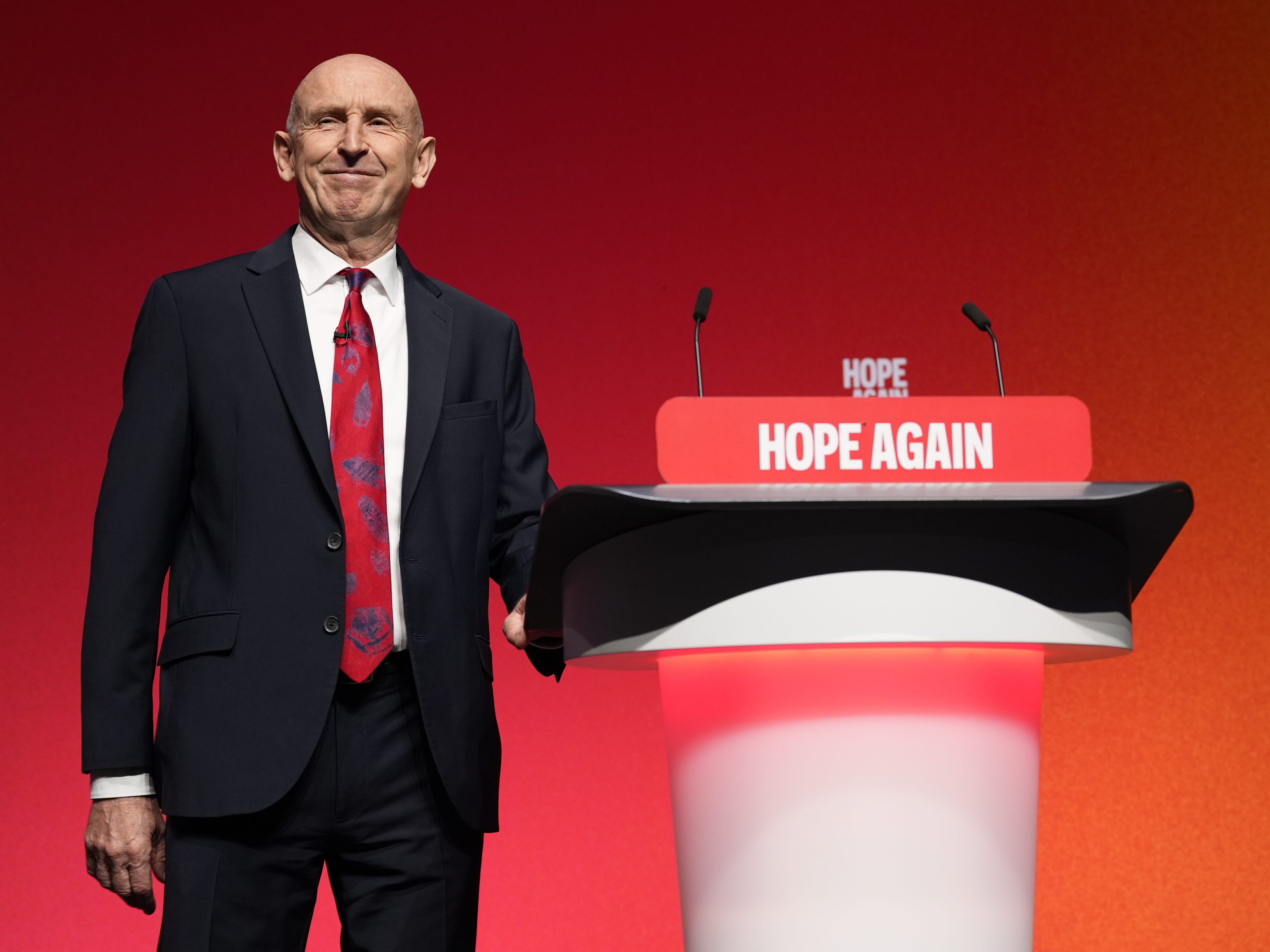 John Healey weist Forderungen nach einer Erhöhung der Kapitalertragsteuer ...