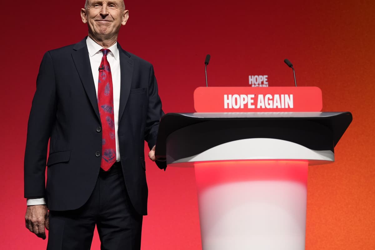 John Healey weist Forderungen nach einer Erhöhung der Kapitalertragsteuer ...