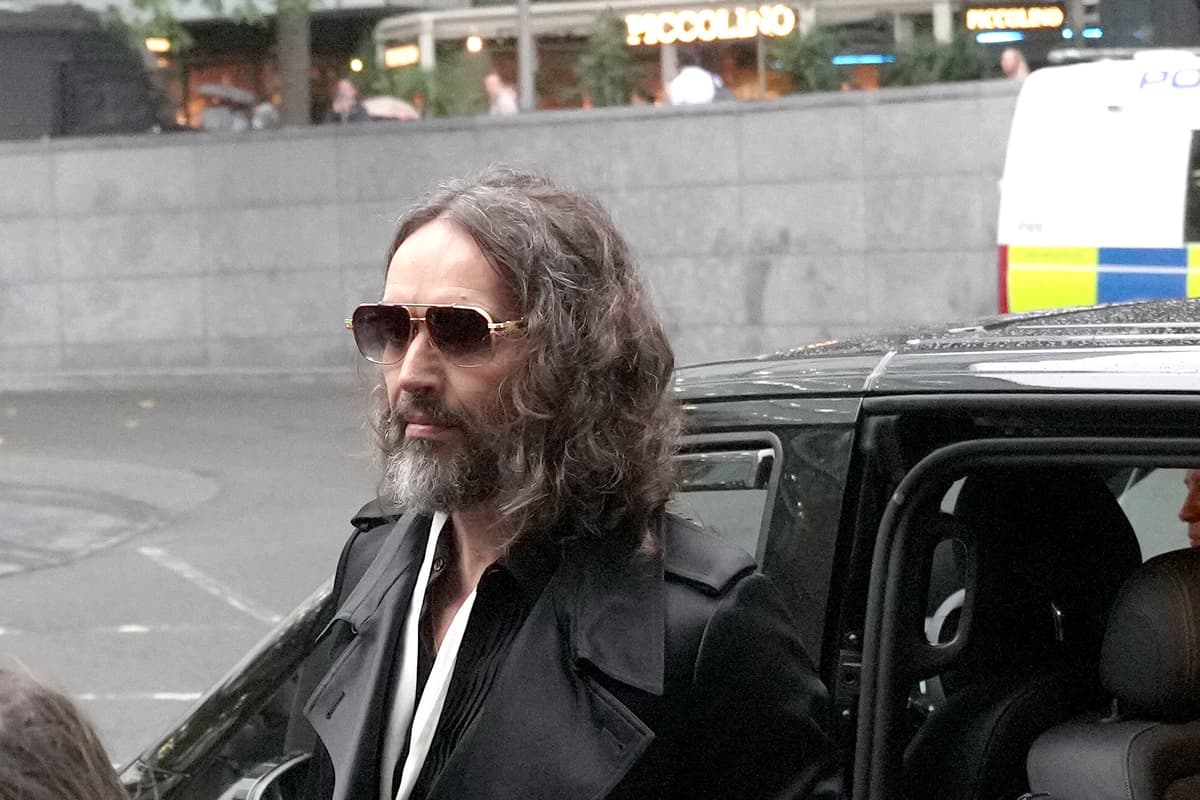 Channel Extress Channel 4 worker ‘repulsed’ after forced massage with Russell Brand ...