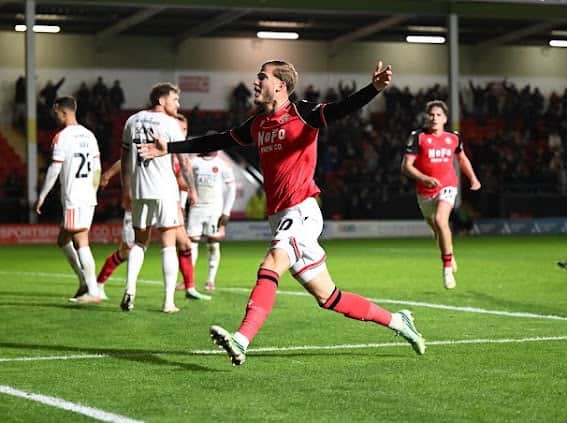 Lewis Simper equalised for Walsall, before Salford sealed a 4-2 win at Bescot.