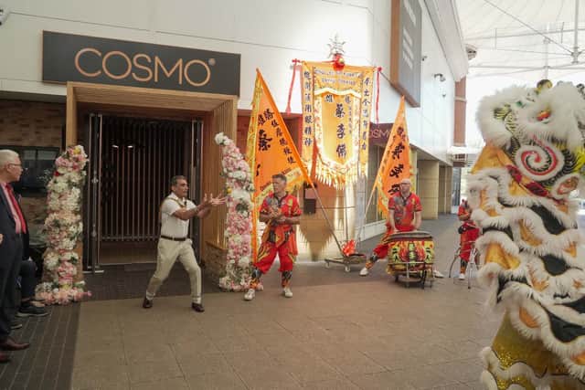As part of the tradition, selected guests took part in the ceremonial "plucking of the greens", where the lion presents lucky lettuce to guests as a symbol of sharing prosperity and good fortune for the year ahead.
