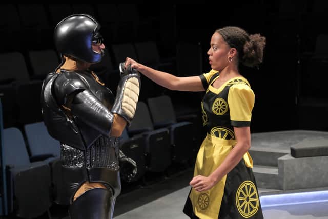 RSDO83 (Romeo Oscar) and waitress Hermione Quinque in role of Juliet