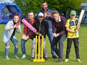 Lauren Cousins, Jon Baker, Millie Mann, 12, Nav Khan, Sir Gavin Williamson MP and George Evans, 12, at Codsall Cricket Club