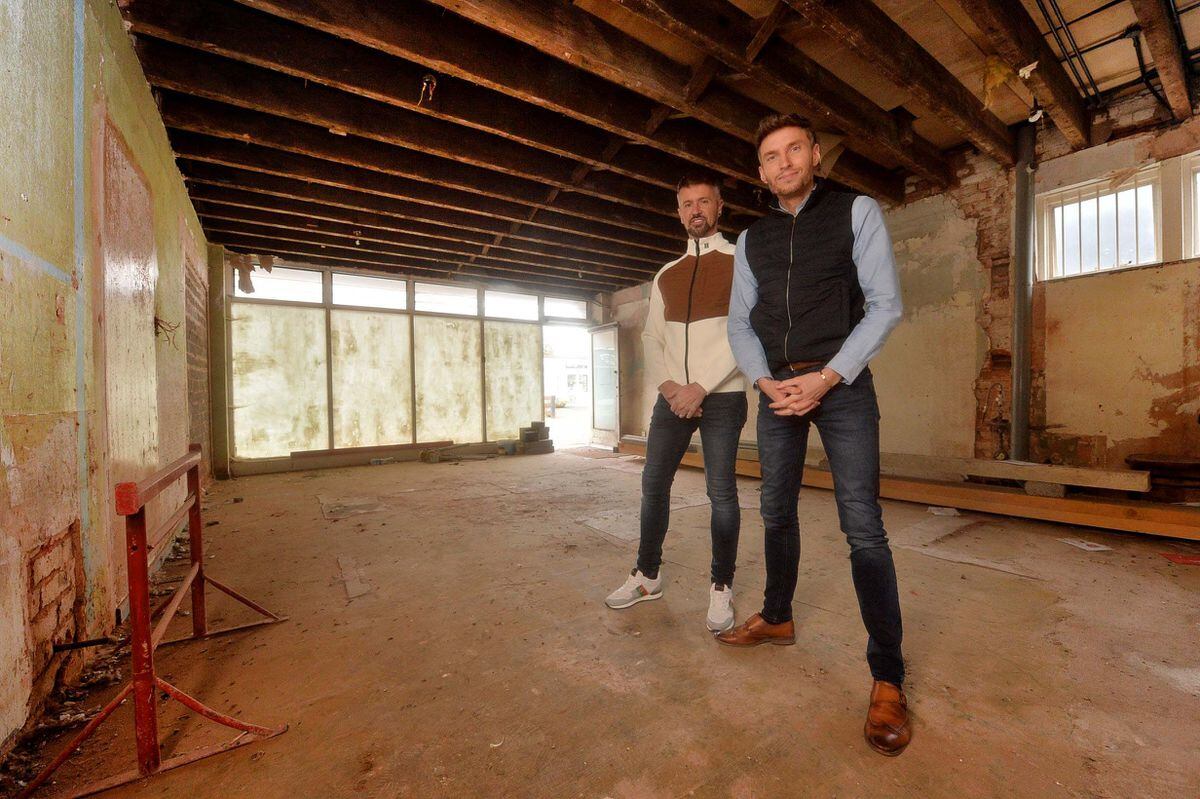 Wes and Pete plan to bring the long-disused bank back to life by converting it into town houses