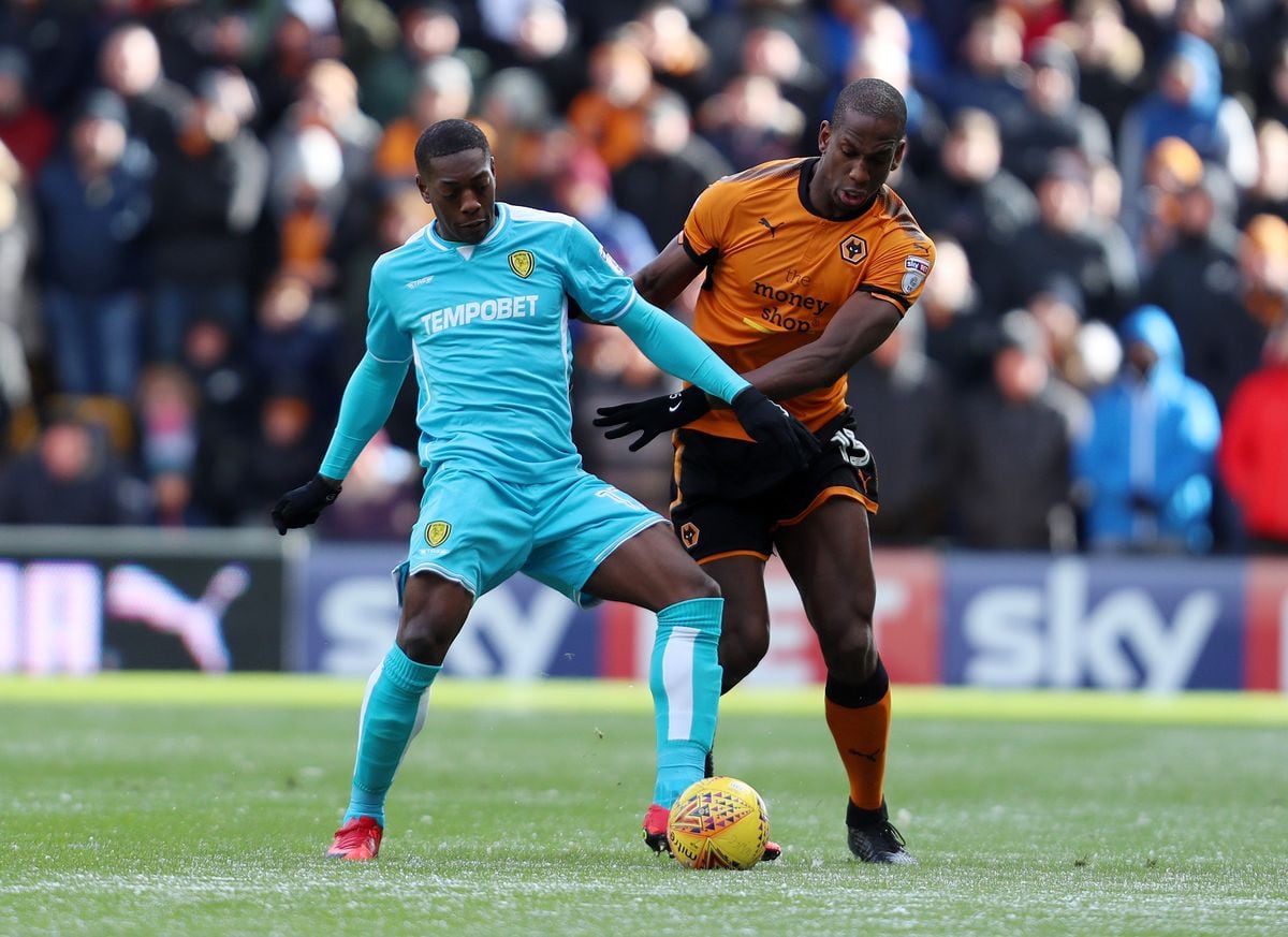 Marvin Sordell of Burton Albion and Willy Boly of Wolverhampton Wanderers. (AMA)