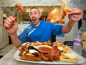 Man vs food: Norton Canes cafe has frightening fry-up challenge