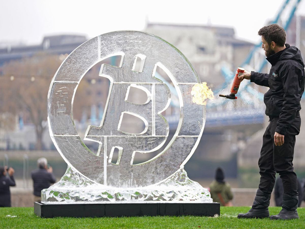 Bitcoin ice carving
