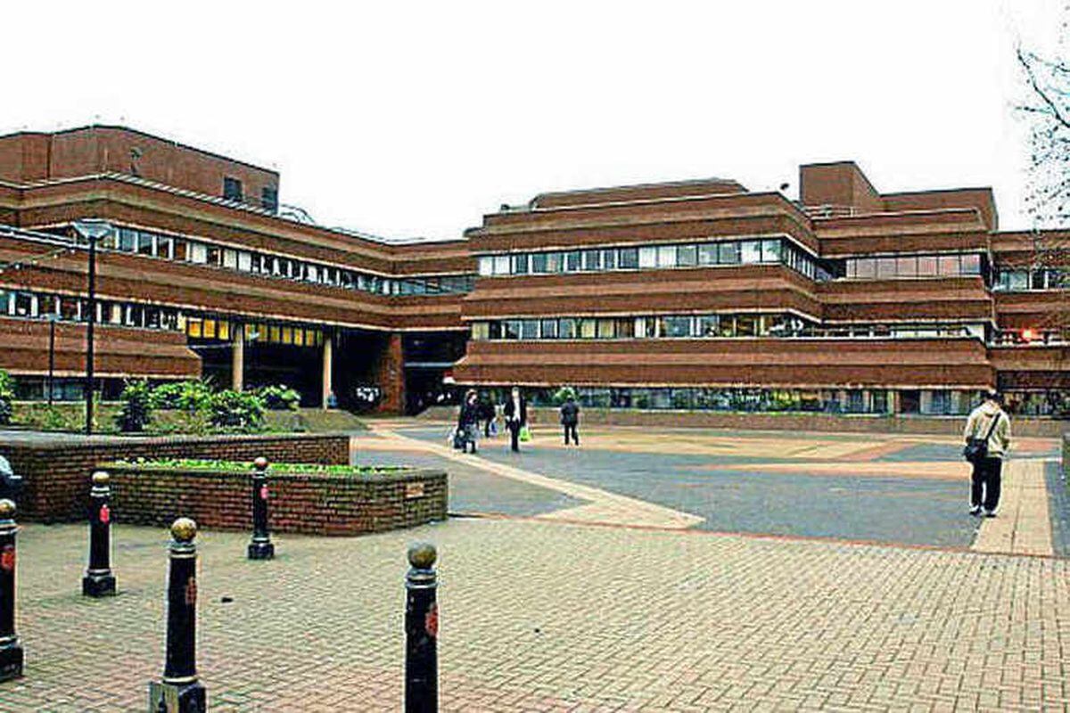 wolverhampton-city-council-benefits-worker-admits-32-000-fraud