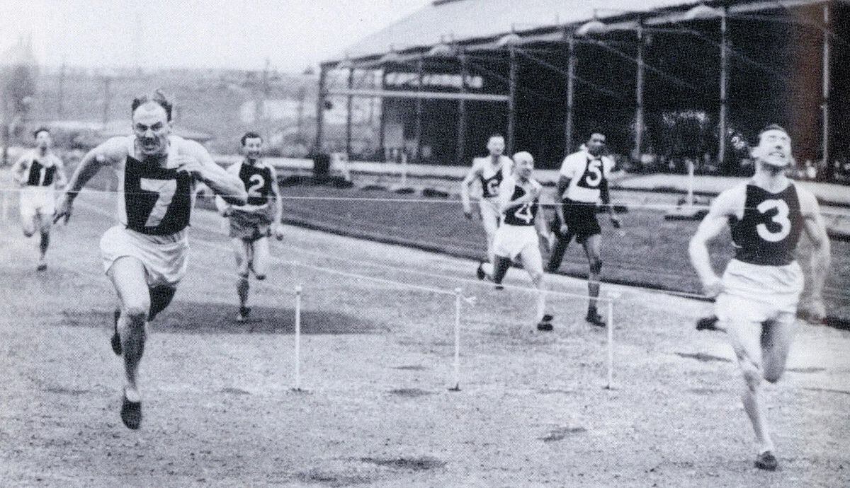 Geoffrey Harrington from Brownhills wins the semifinal of the Powderhall 130 yard professional sprint at Edinburgh on 1st January, 1951, setting a new world record of 11.85 seconds