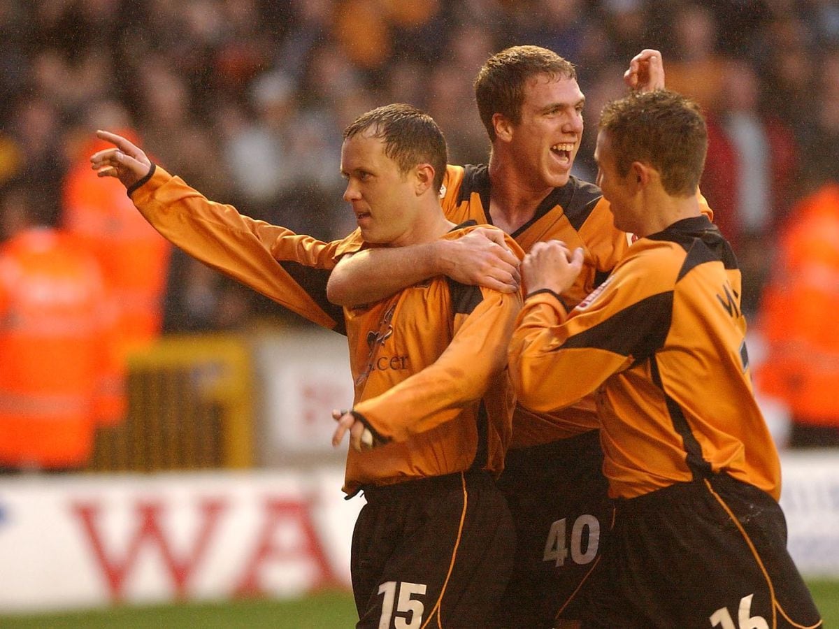 Wolverhampton Wanderers v Nottingham Forest 6.11.04Kevin Cooper celebrates with Keith Lowe and Kenny Miller following his goal from the penalty spot during Wolves 2-1 win at MolineuxPic Malcolm Couzens West Midlands Soccer