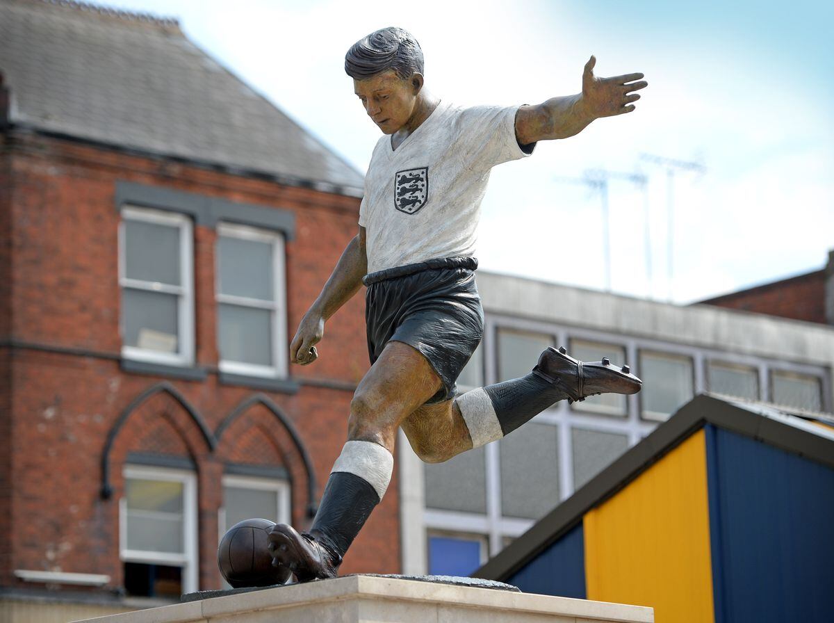 The Duncan Edwards statue, Dudley.
