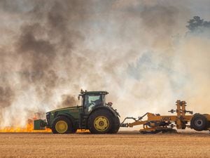 Farmers need to check combine harvesters in extreme heat