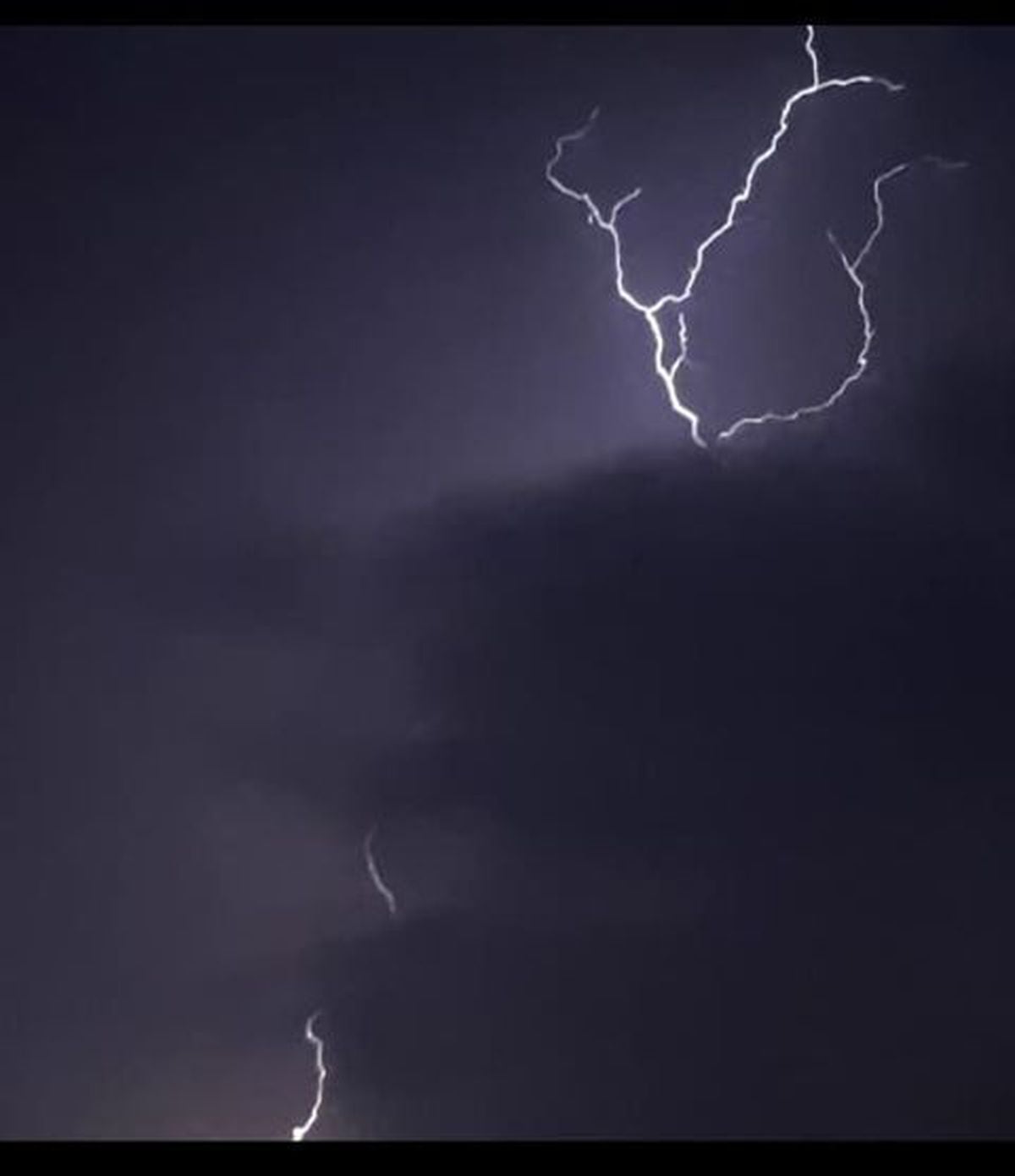 Lightning seen in Dovecotes, Wolverhampton by Tasha Washa