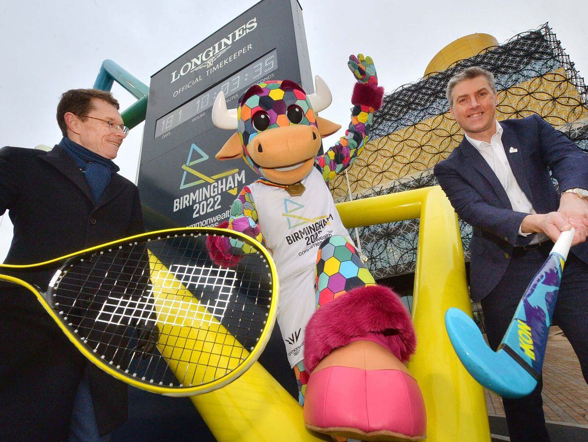 Mayor Andy Street and Commonwealth Games CEO Ian Reid with mascot Perry the Bull