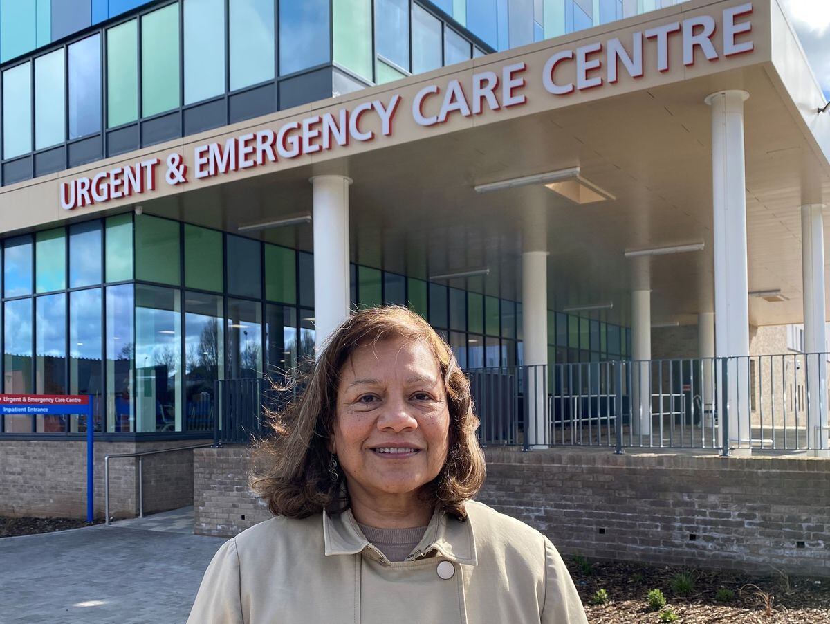 Valerie Vaz at the new emergency care centre at Walsall Manor Hospital