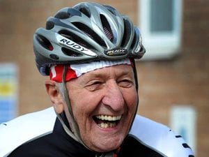 VIDEO and PICTURES: Hundreds join Wolverhampton cycling legend Hugh Porter for charity bike ride