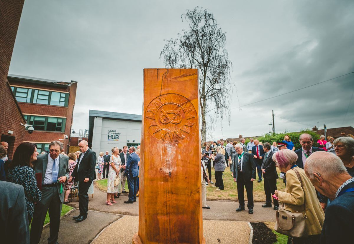 Crowds at the Brian Edwards MBE Memorial Sculpture. Photo: Jon Thorne Photography