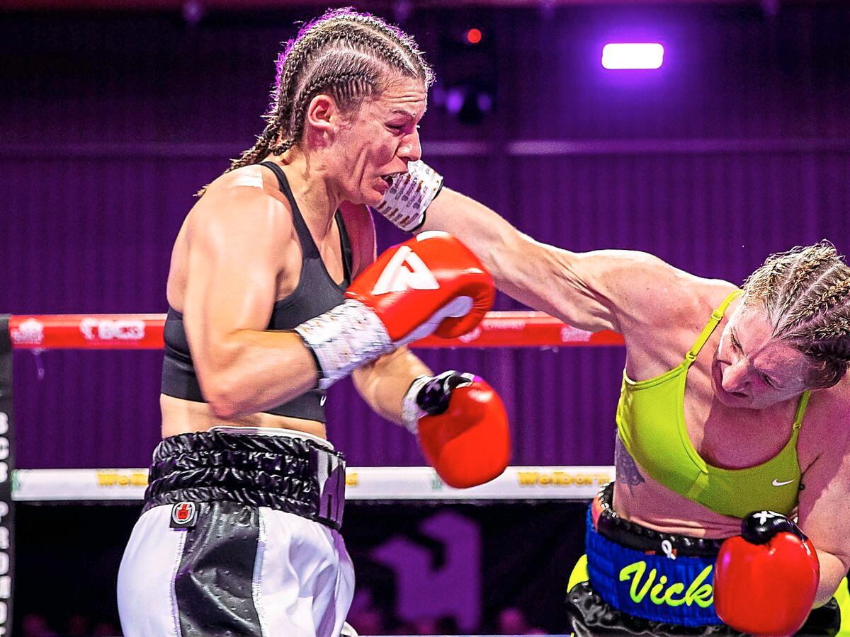 Vicky Wilkinson lands, but she would miss out on the Commonwealth title