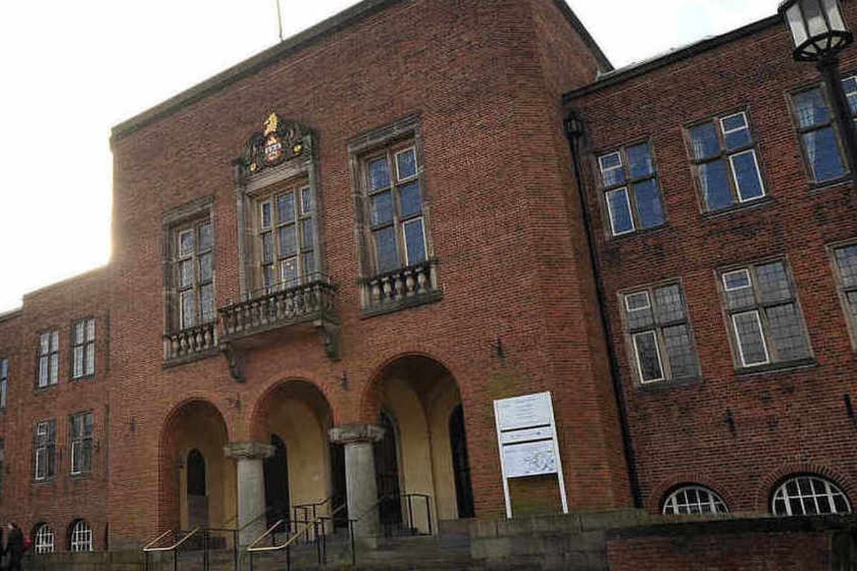 Dudley Council bosses in line for £40k rise