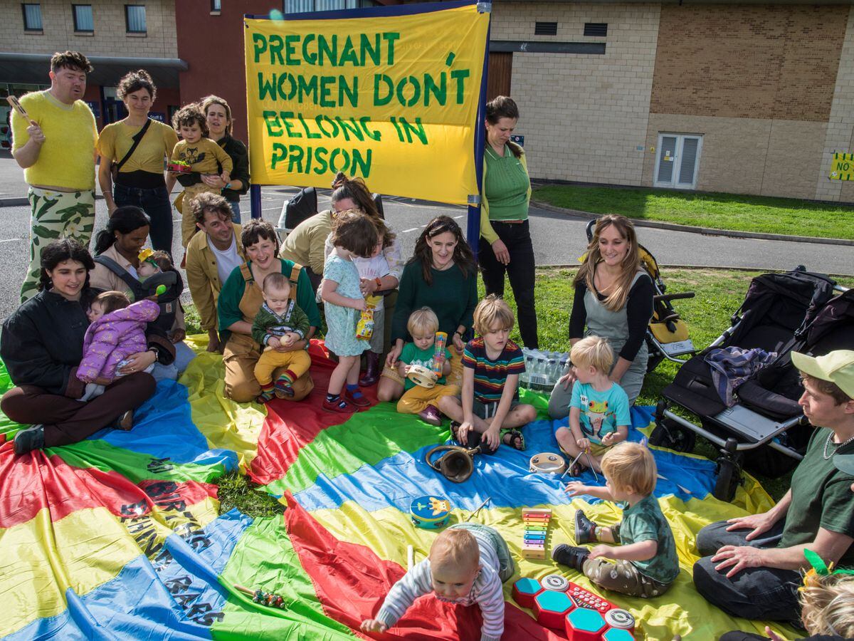 No Babies Behind Bars stage a protest outside of HMP Bronzefield Prison in Surrey, UK. (PA) (Elizabeth Dalziel)