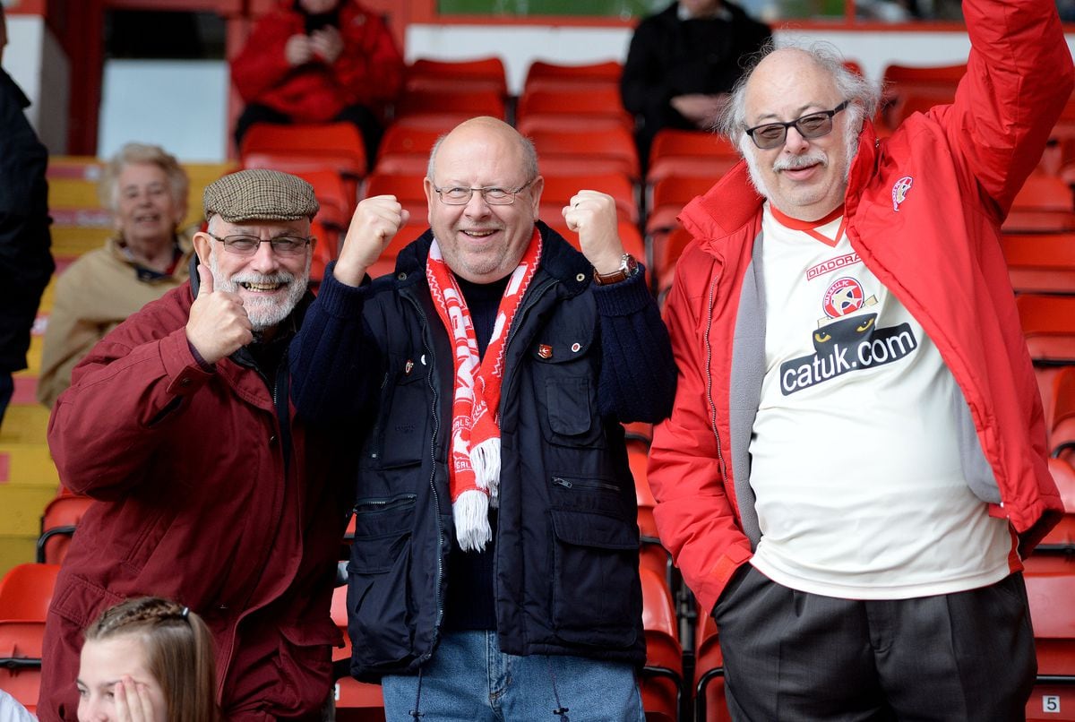 Walsall 1 Shrewsbury Town 1 - Find your face in the crowd | Express & Star
