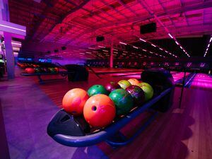 WALSALL COPYRIGHT EXPRESS & STAR JAMIE RICKETTS 27/09/2022 - Tenpin Bowling has opened a new venue on Crown Wharf Retail Park in Walsall..