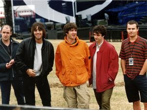Oasis laughing at Knebworth