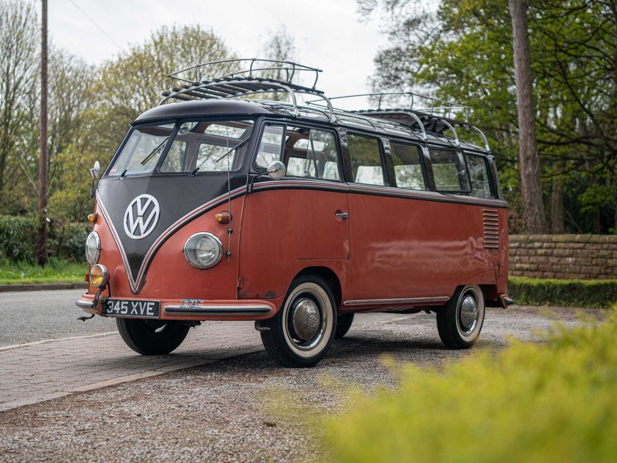 1957 Volkswagen Microbus Deluxe Samba