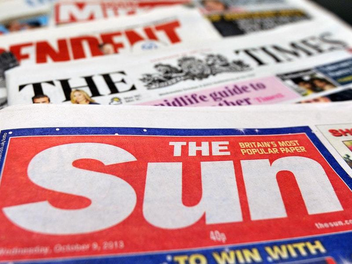 Sunday newspapers. The National newspaper. The Sun News. Britain newspaper. Journaux.
